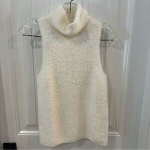 Victoria’s Secret Winter White Cream Sleeveless Boucle Sweater Large